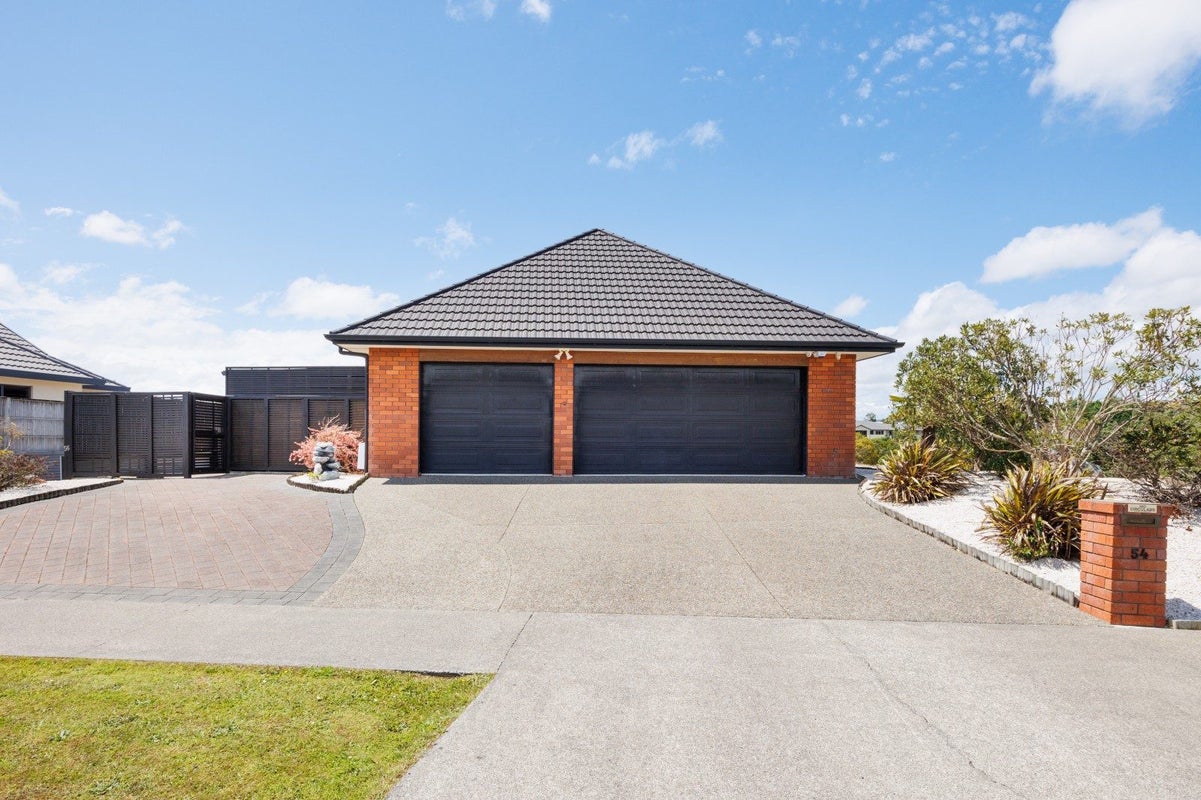 54 Cashmere Drive, Fitzherbert, Palmerston North - Carousel 2