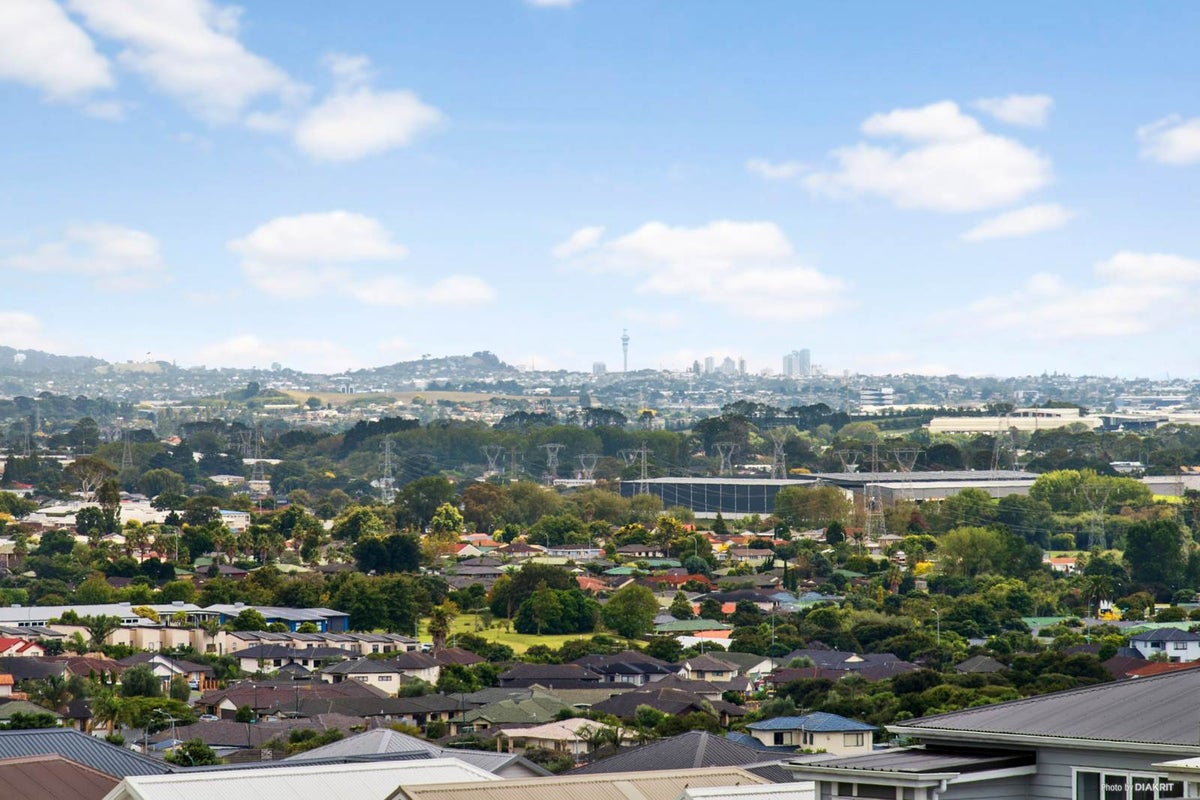31 ADAMSON ROAD, Flat Bush, Auckland - Carousel 1