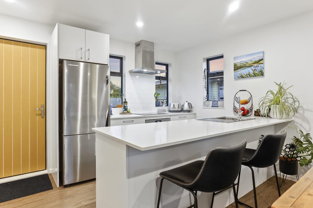 4A Wattle Road, Sunnyvale, Auckland - Carousel 2