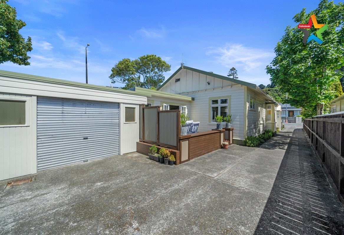 2A Pharazyn Street, Melling, Lower Hutt - Carousel 17