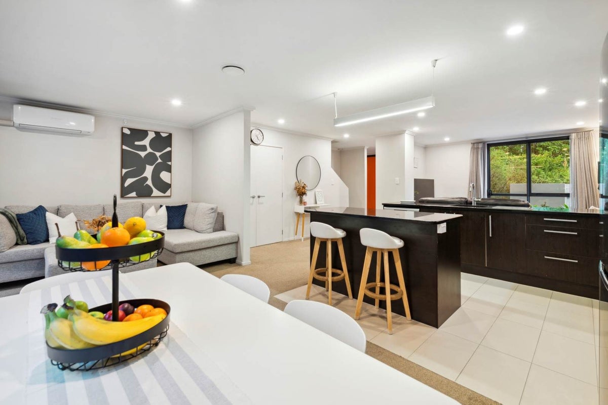 60/182 Flat Bush School Road, Flat Bush, Auckland - Carousel 1