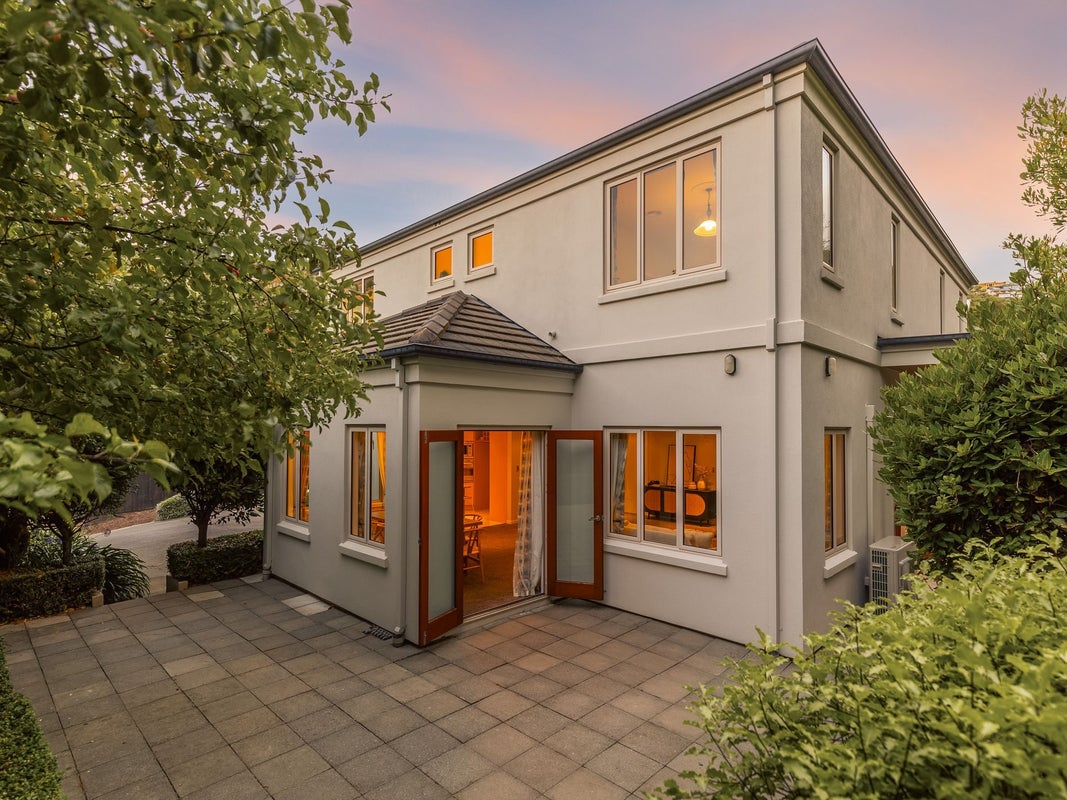 16 Basil Place, Mount Pleasant, Christchurch - Carousel 2