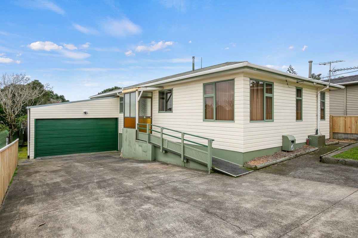 5 Endeavour Street, Marfell, New Plymouth - Carousel 1