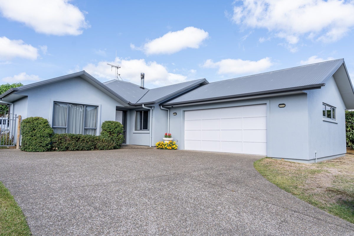 43A Cairns Crescent, Rototuna, Hamilton - Carousel 2