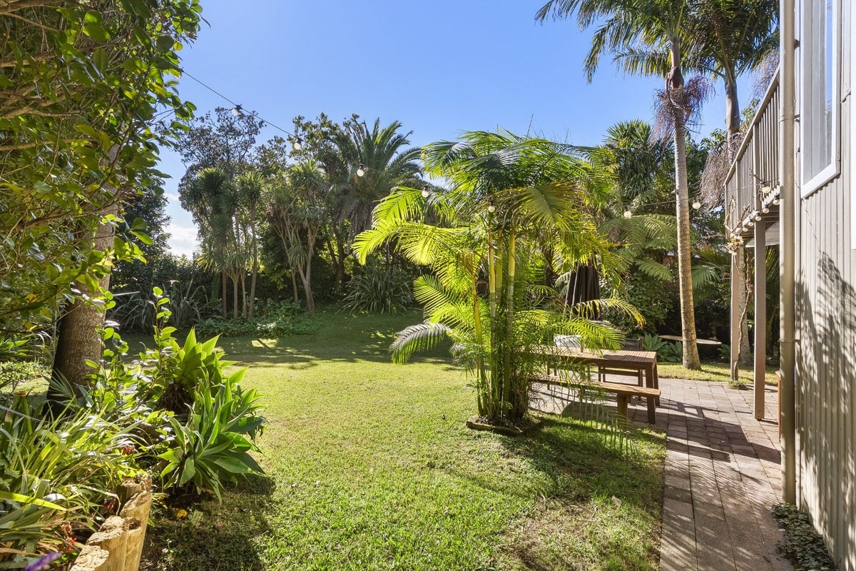 23 St Leonards Road, Kelston, Auckland - Carousel 17