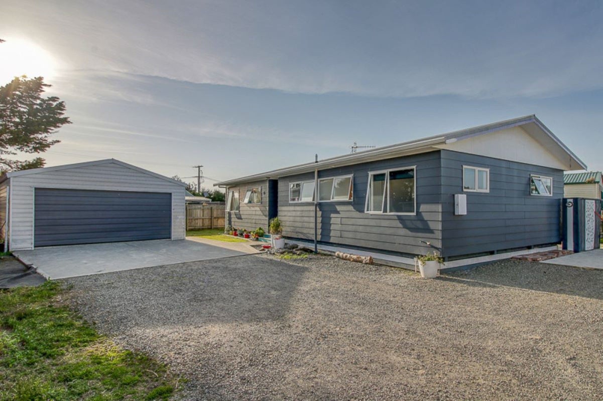 47 Seabury Avenue, Foxton Beach, Foxton - Carousel 1