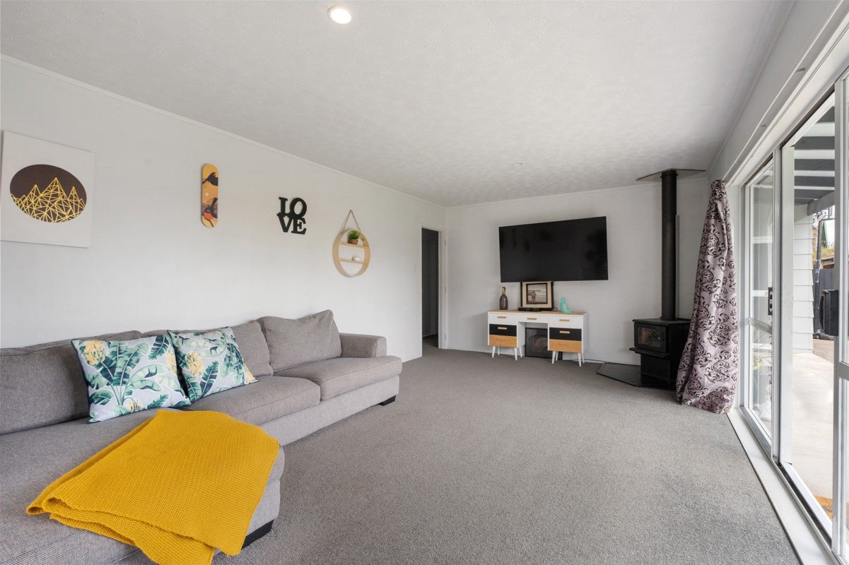 1/43 Arthur Crescent, Hilltop, Taupo - Carousel 1