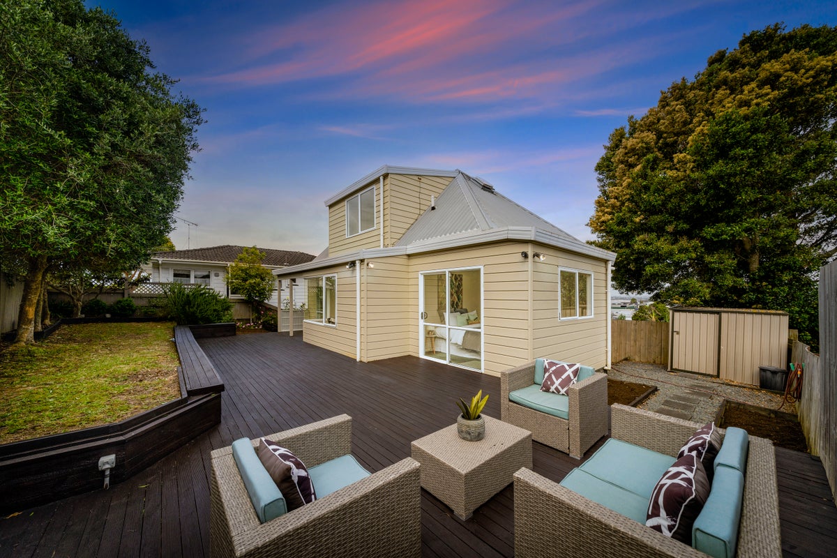 39A Strong Street, Saint Johns, Auckland - Carousel 2