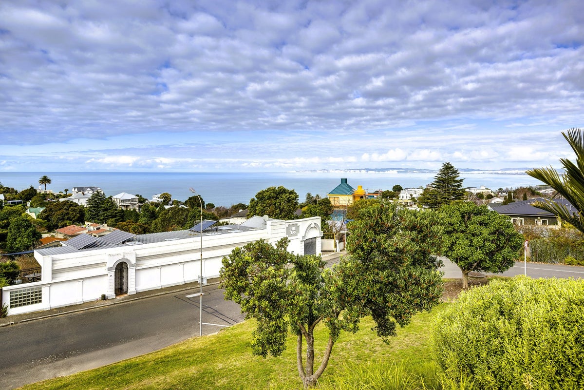 27 Thompson Road, Bluff Hill, Napier - Carousel 2