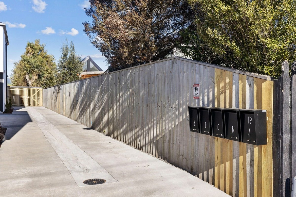 19E Chatham Street, Addington, Christchurch - Carousel 14