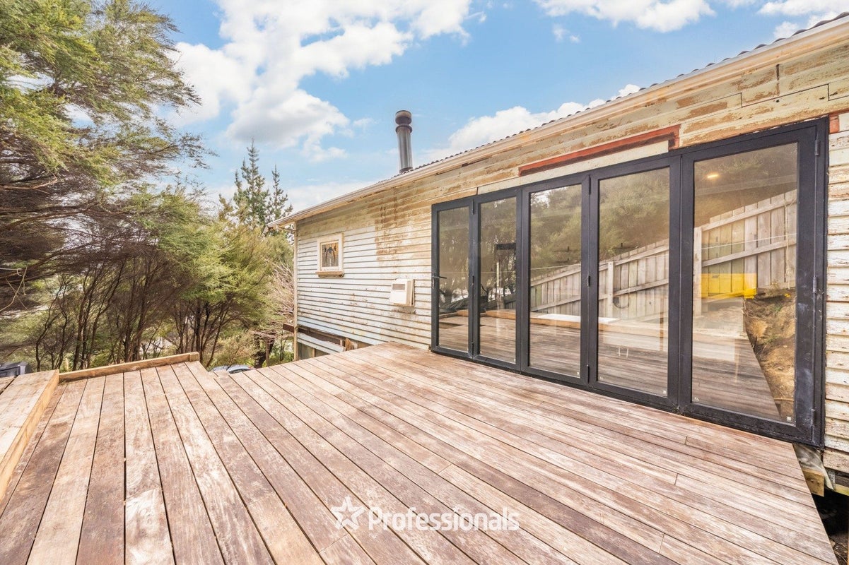 7 Fraser Street, Wainuiomata, Lower Hutt, Wellington - Carousel 1