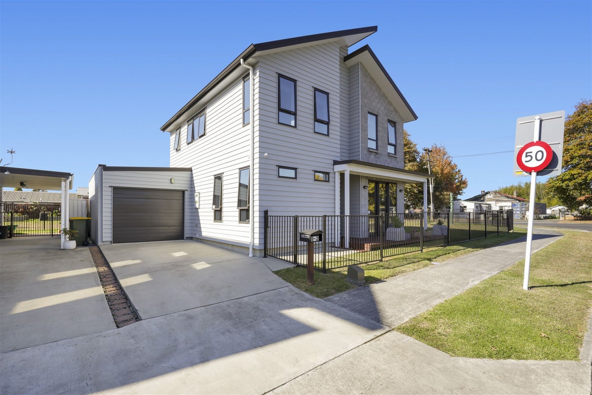 1/2 Shakespeare Avenue, Enderley, Hamilton - Carousel 17