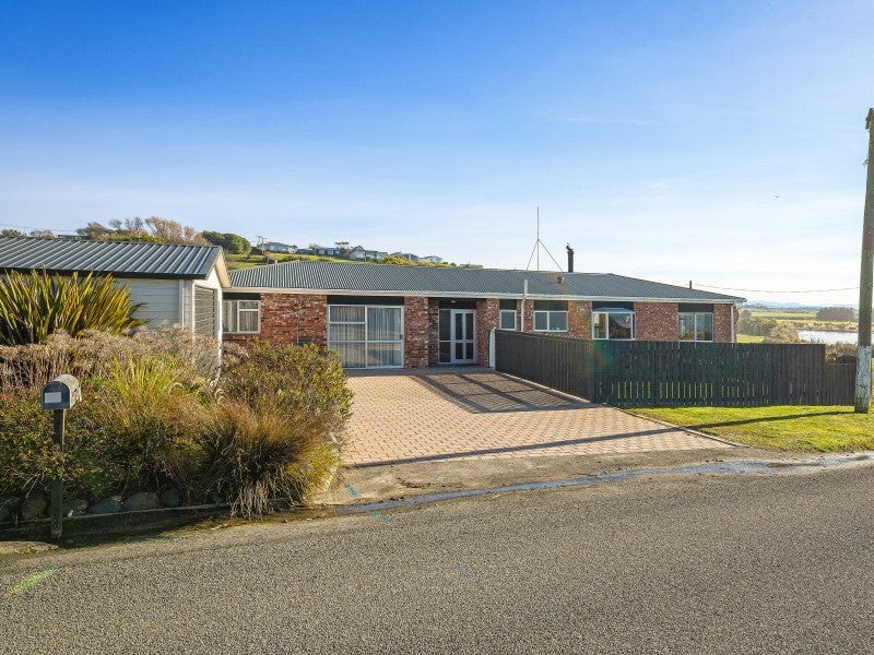 17 Harbour Terrace, Kakanui - Carousel 1