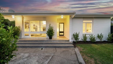 2/15A Box Hill, Khandallah, Wellington - Carousel 1