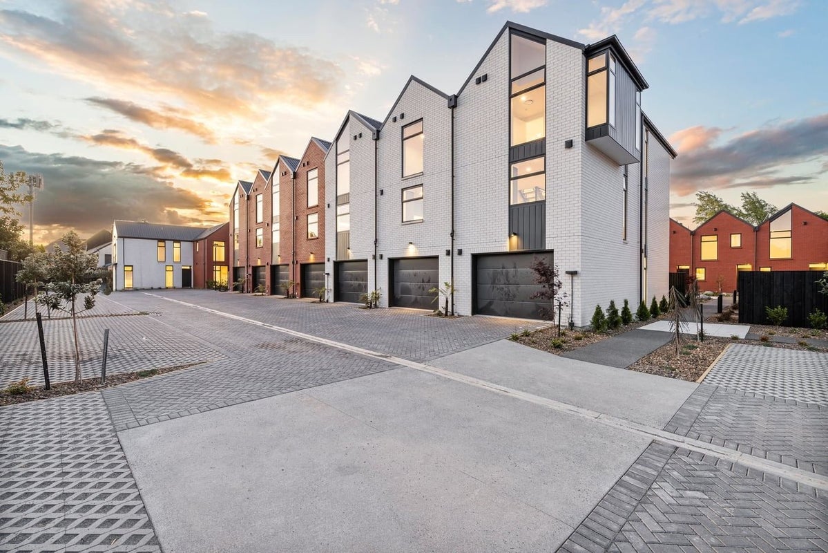 2/11 Donald Place, St Albans, Christchurch - Carousel 2