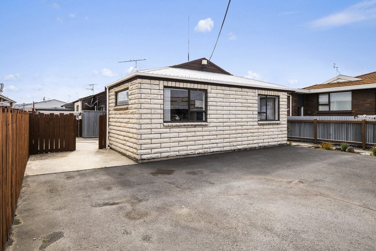 17A Prince Albert Road, Saint Kilda, Dunedin - Carousel 1
