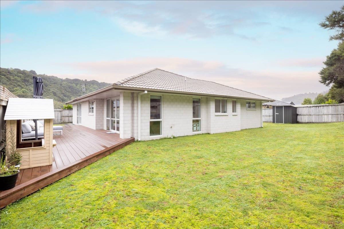 292 Lakes Boulevard, Pyes Pa, Tauranga - Carousel 2