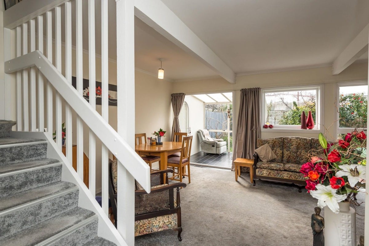 10/27 Cornwall Street, St Albans, Christchurch - Carousel 2