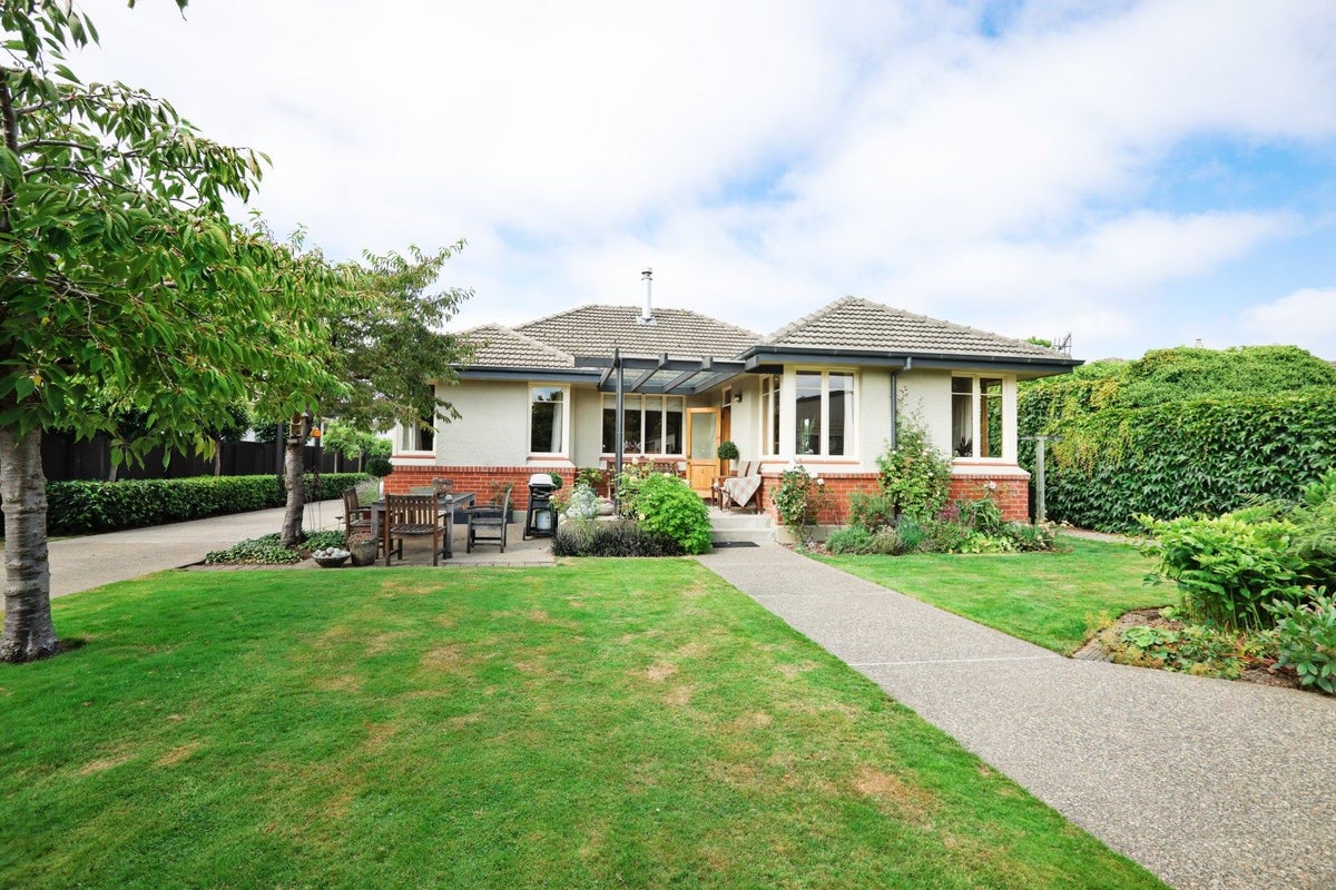 162 Layard Street, Windsor, Invercargill - Carousel 1