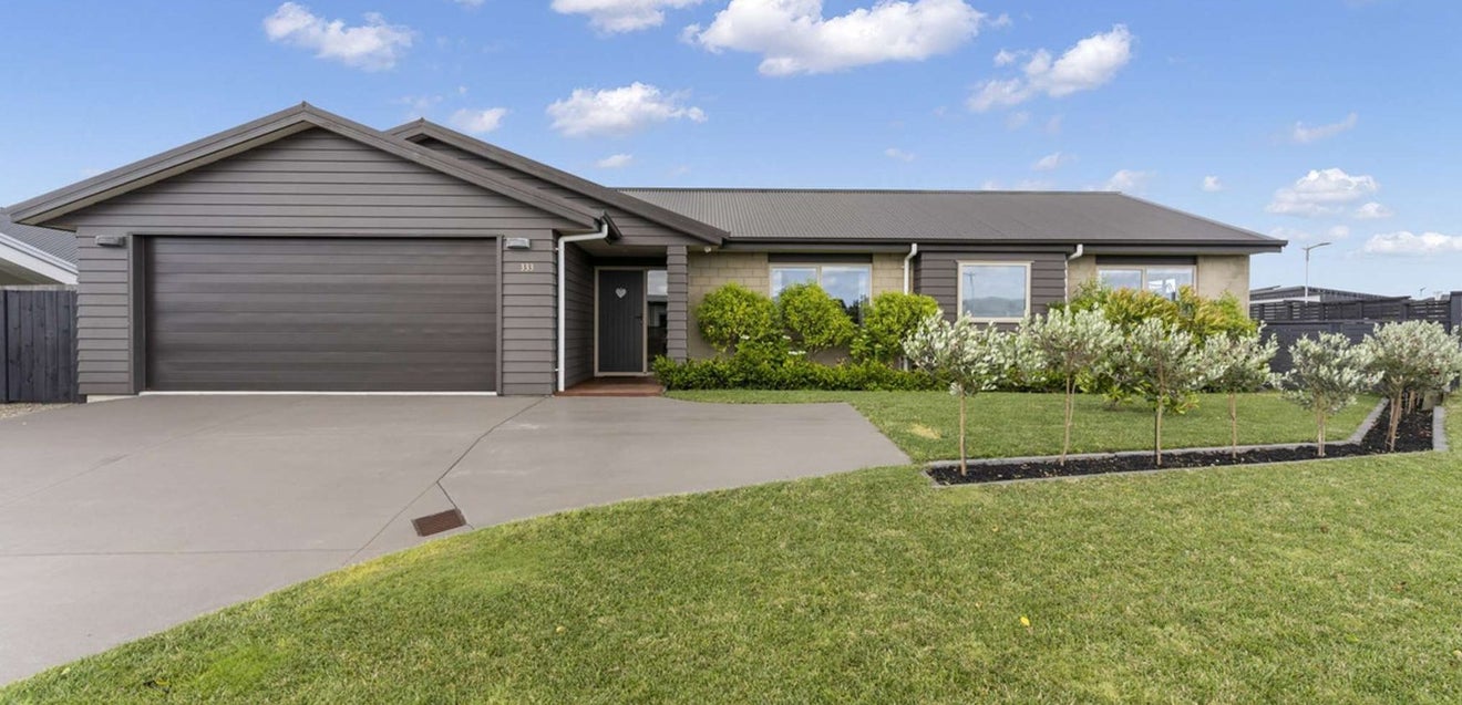 333 Lakes Boulevard, Pyes Pa, Tauranga - Carousel 1