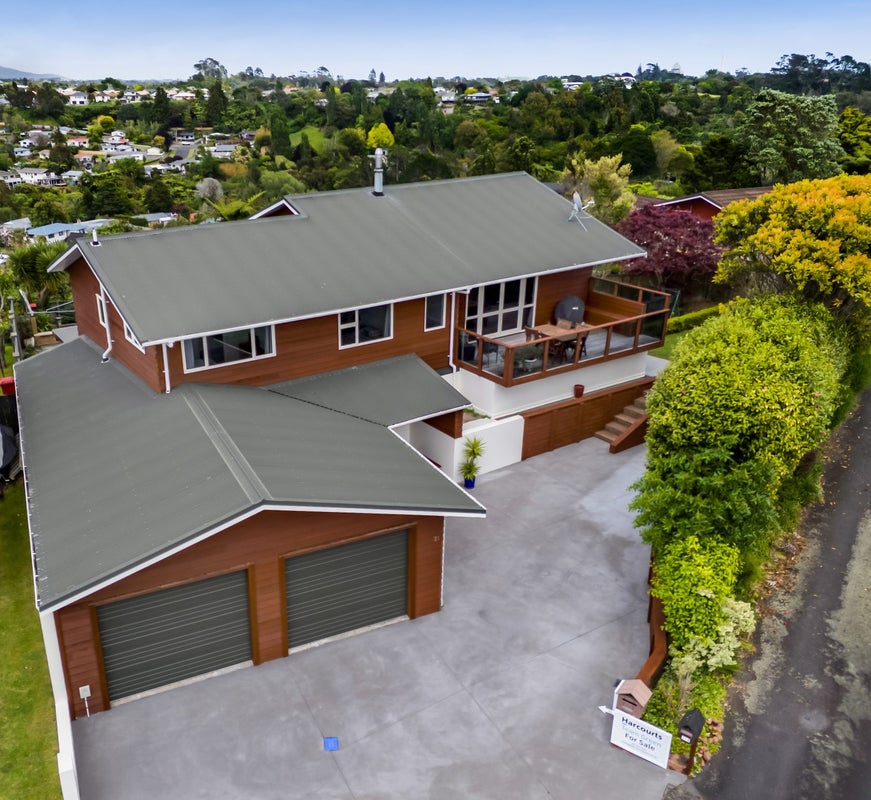 21 Longview Drive, Merrilands, New Plymouth - Carousel 1