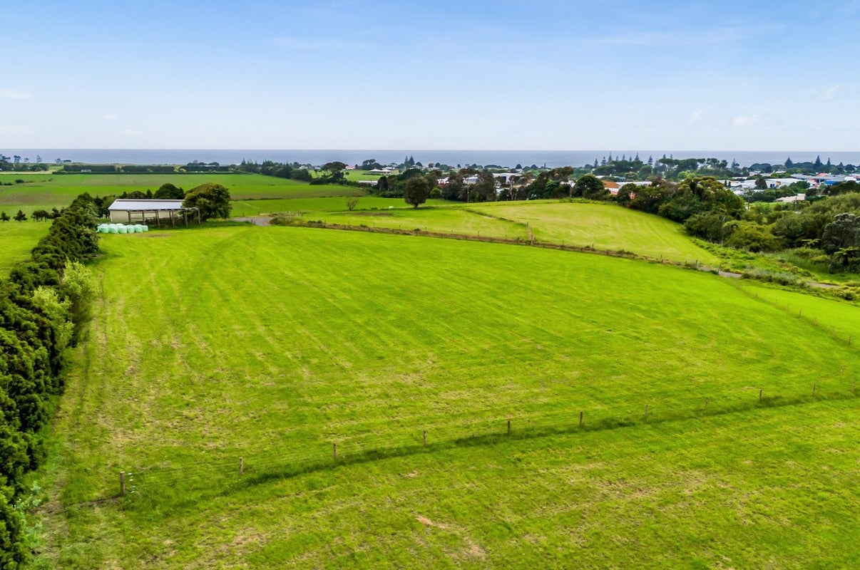 17 Ranfurly Street, Waitara, Waitara - Carousel 17