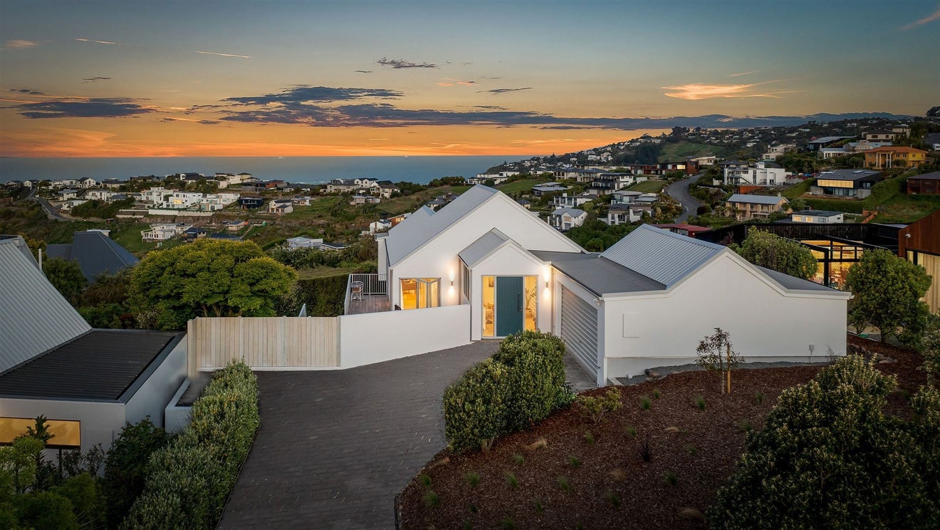 9 Drayton Drive, Mount Pleasant, Christchurch - Carousel 2