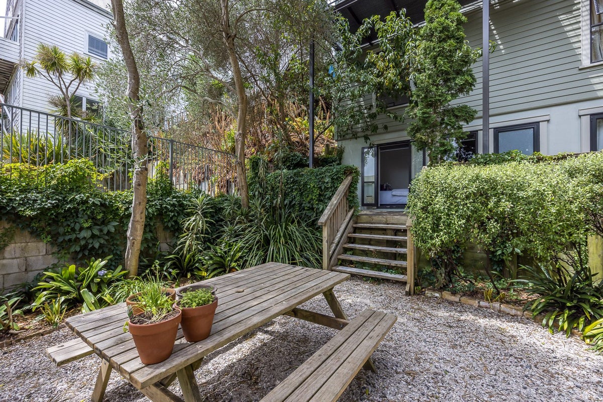 4/70 Randolph Street, Newton, Auckland - Carousel 2