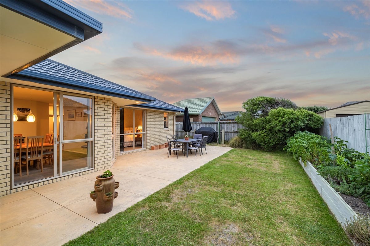 7 Stout Street, Waimairi Beach, Christchurch - Carousel 2