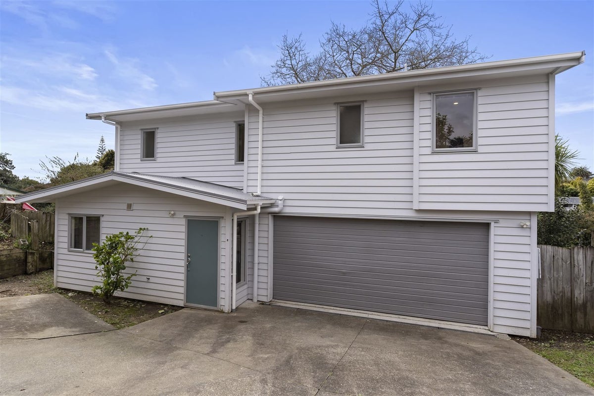 49F Lancaster Road, Beach Haven, Auckland - Carousel 1