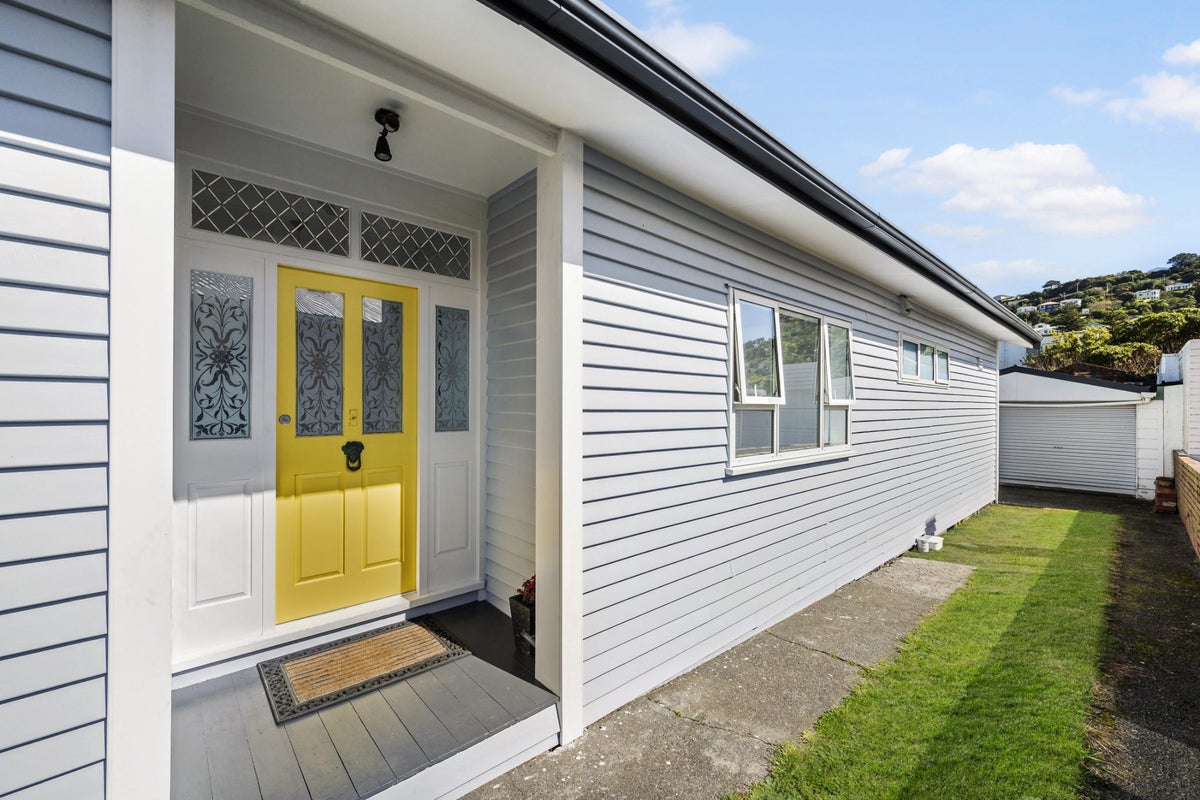 100 Onepu Road, Lyall Bay, Wellington - Carousel 2