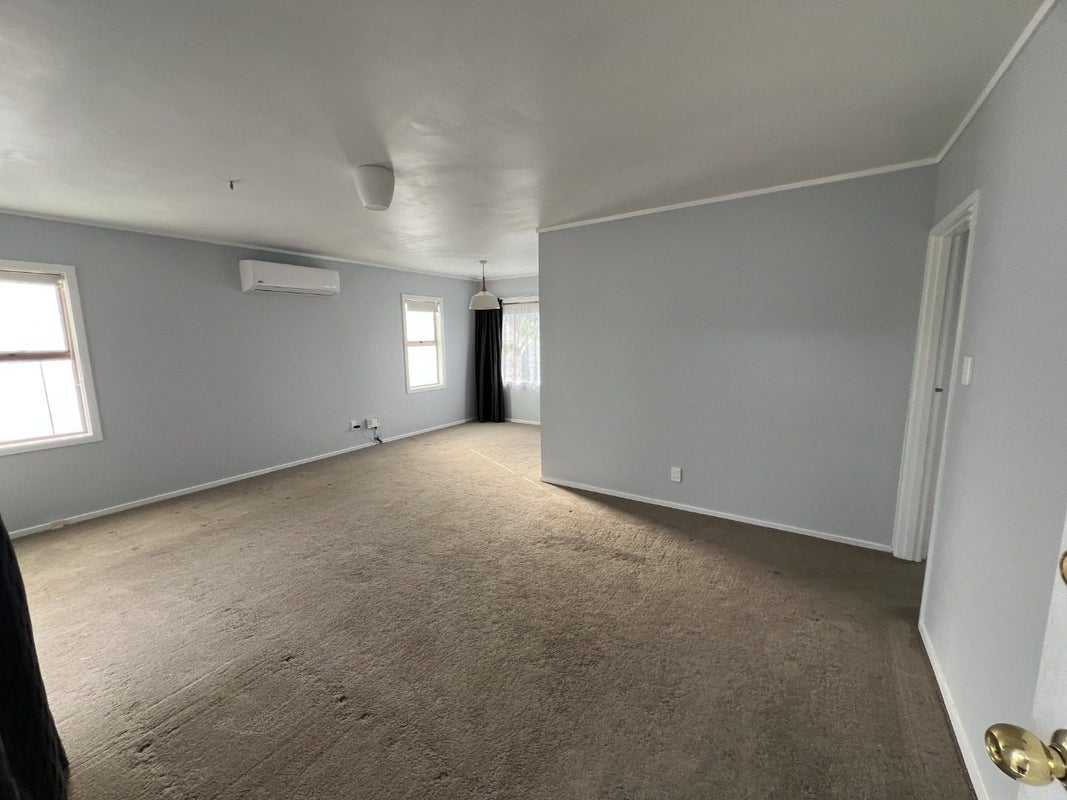 39A Brian Crescent, Stanmore Bay, Whangaparaoa - Carousel 2