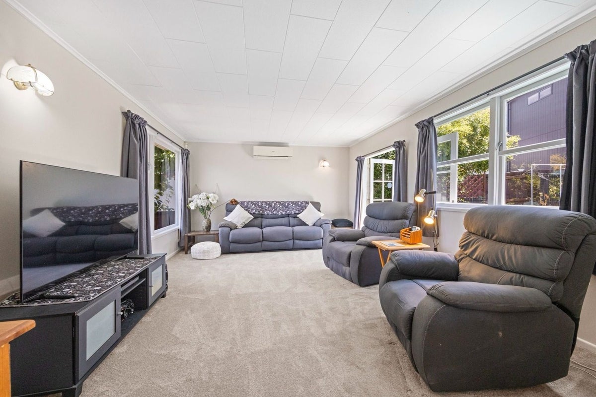 38 Chatsworth Crescent, Pakuranga Heights, Auckland - Carousel 2