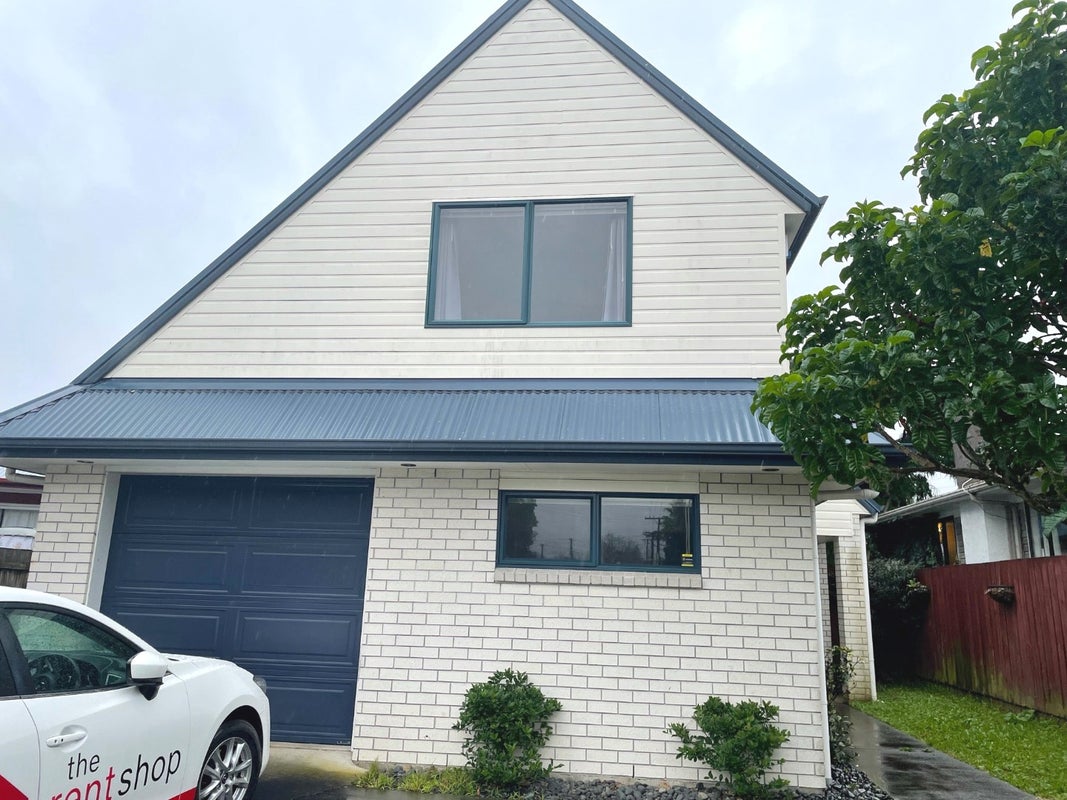 13 Tiraumea Drive, Pakuranga, Auckland - Carousel 1
