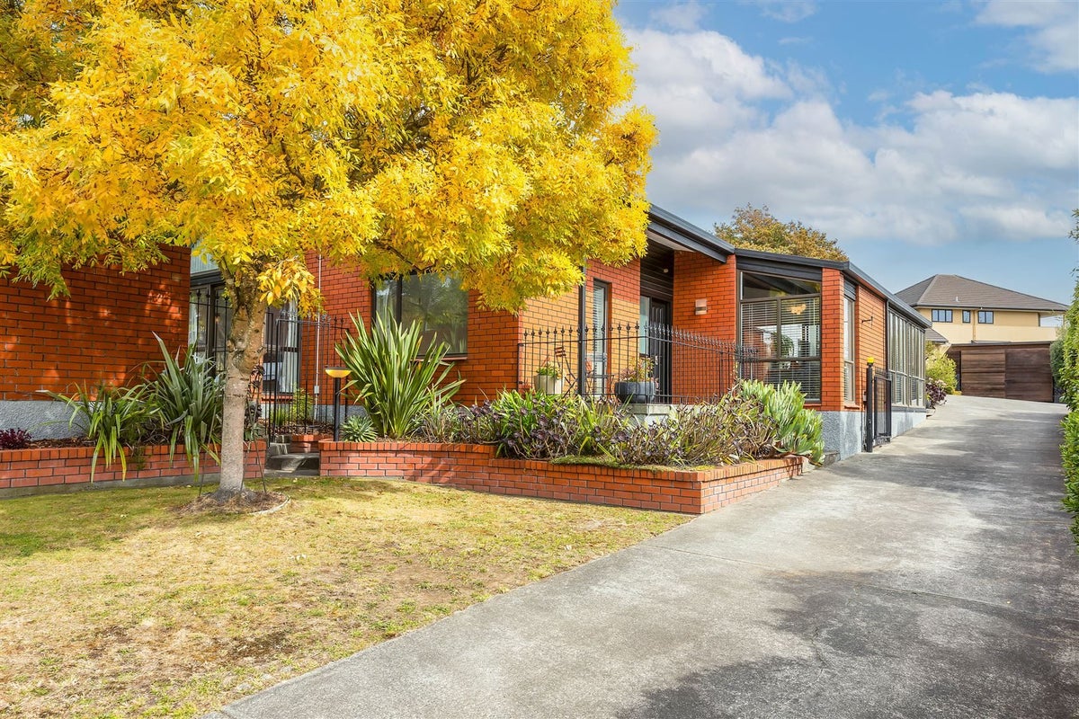 36 Penruddock Rise, Westmorland, Christchurch - Carousel 2