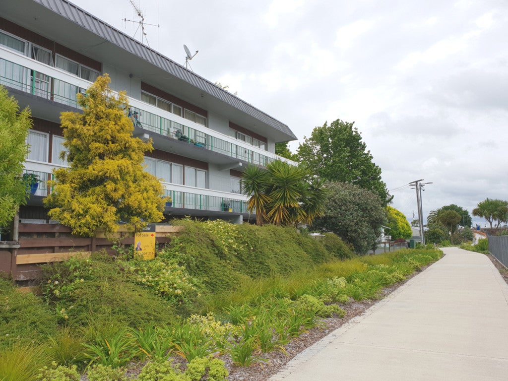 2/4 Moana Street, Frankton, Hamilton - Carousel 2