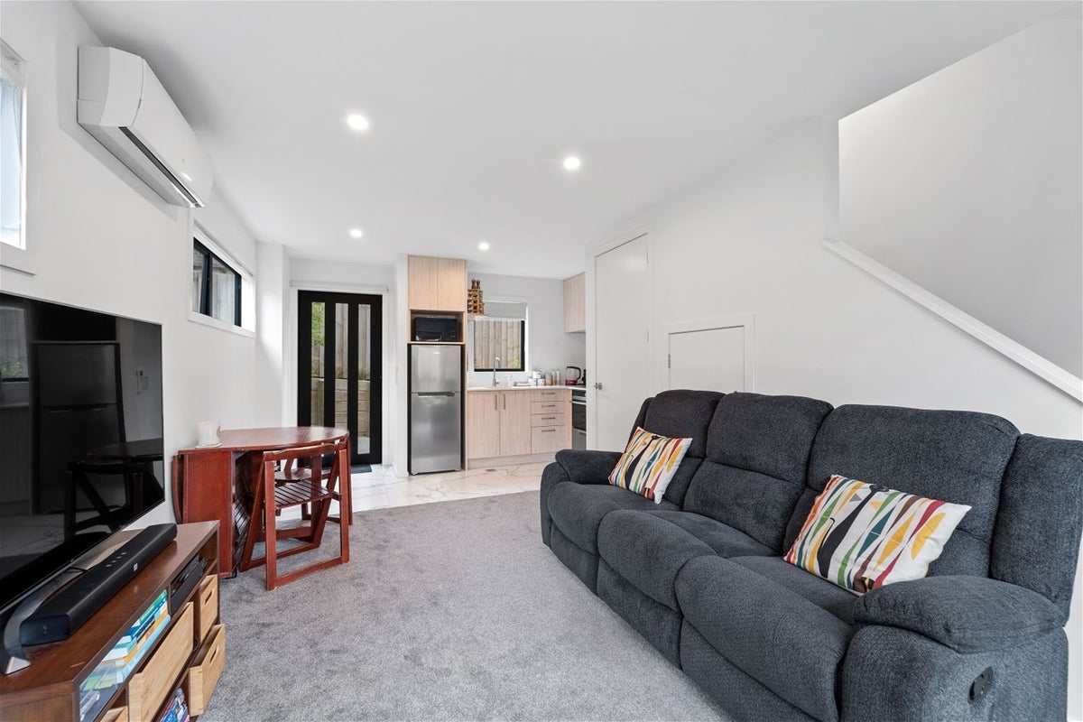 9/102 Millbrook Road, Sunnyvale, Auckland - Carousel 1