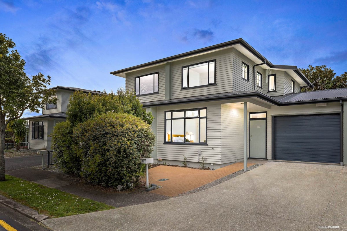 117/2 Armoy Drive, East Tamaki, Auckland - Carousel 1