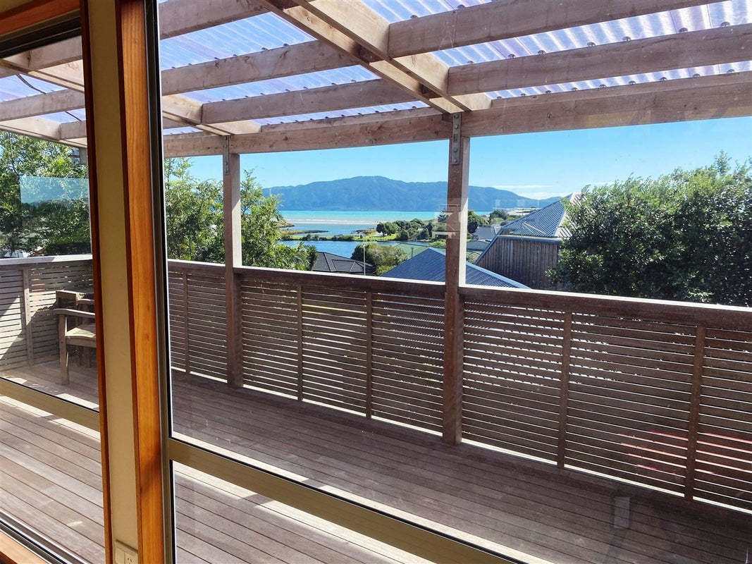 17 Major Durie Place, Waikanae Beach, Waikanae - Carousel 1