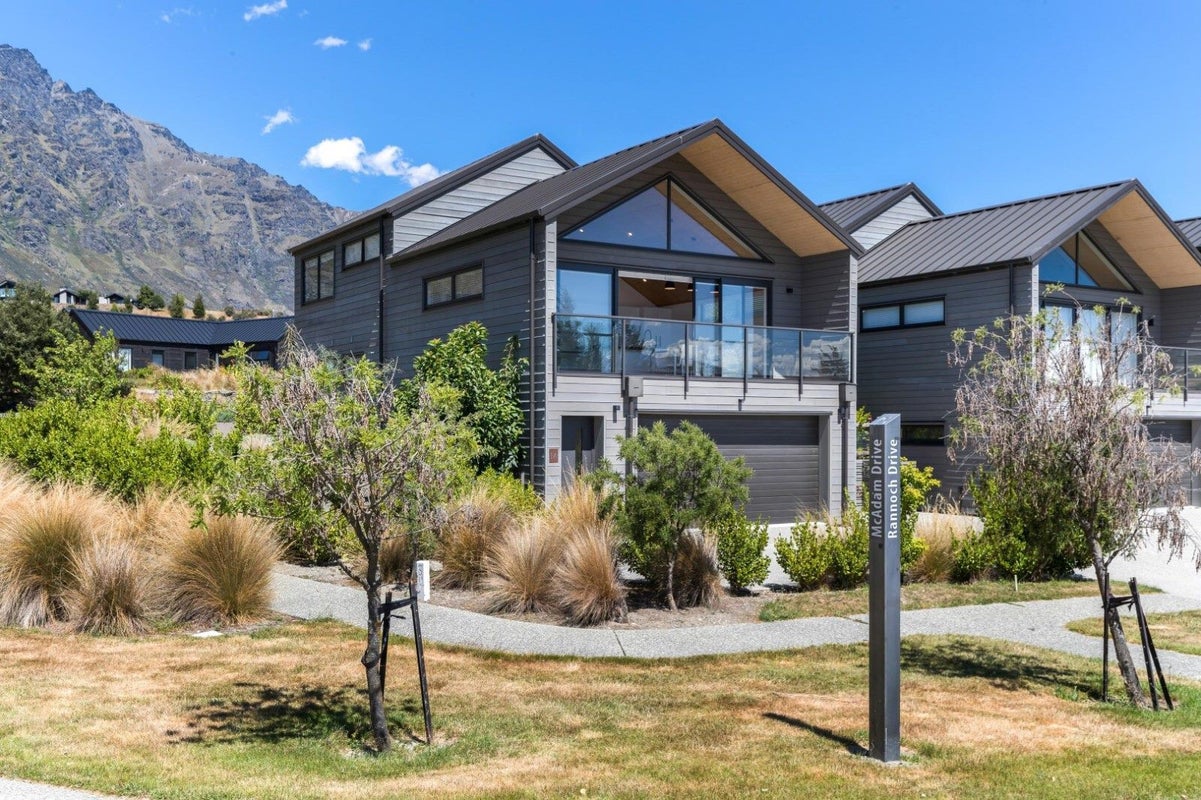 1A Rannoch Drive, Jacks Point, Queenstown - Carousel 2