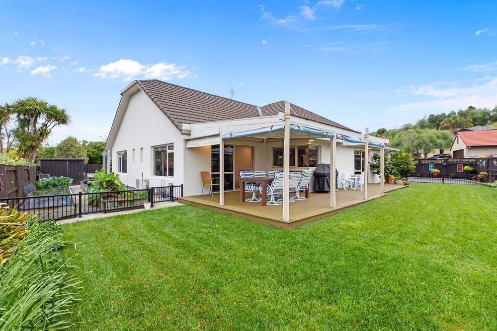20 Highgrove Place, Bethlehem, Tauranga - Carousel 1