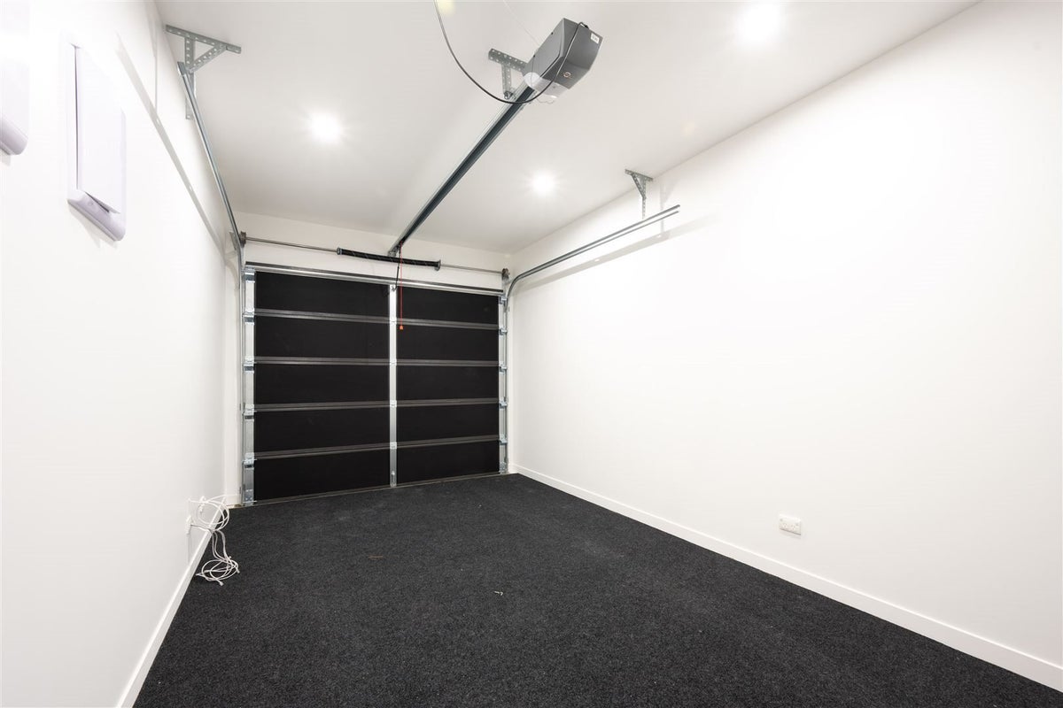 1 Horokaka Street, Massey, Auckland - Carousel 24