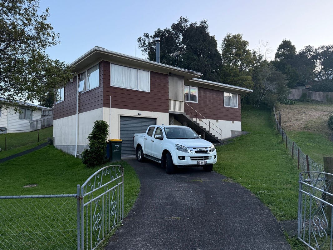 25 Glenfinn Place, Massey, Waitakere City, Auckland - Carousel 1