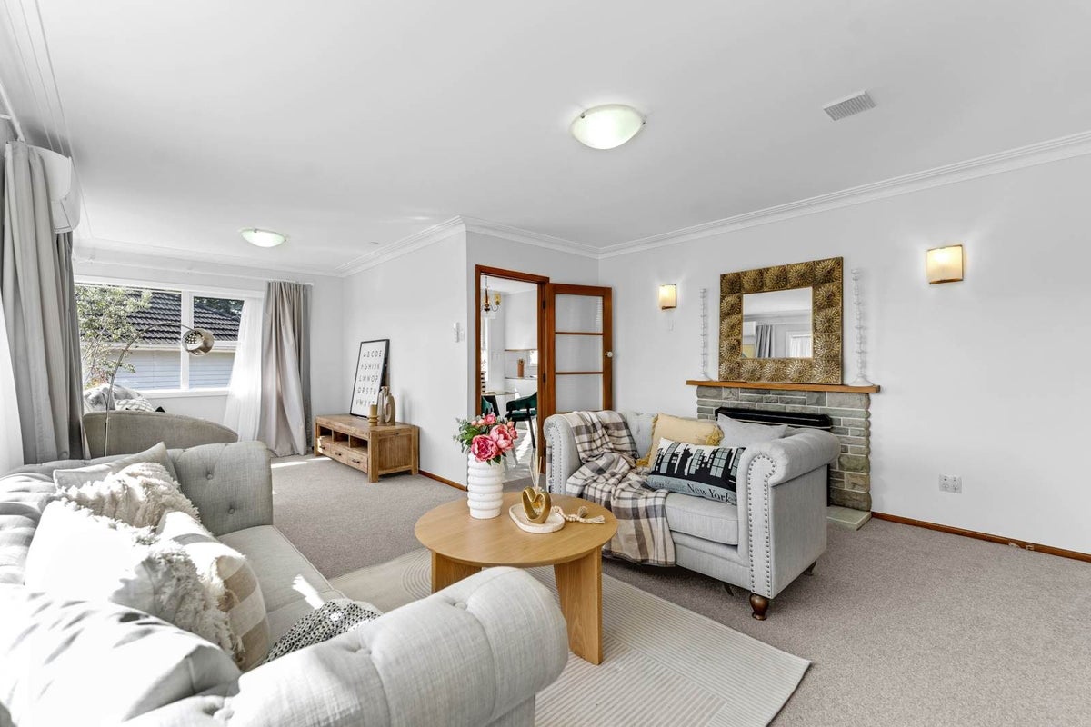 7 Cordelia Place, New Windsor, Auckland City, Auckland - Carousel 2