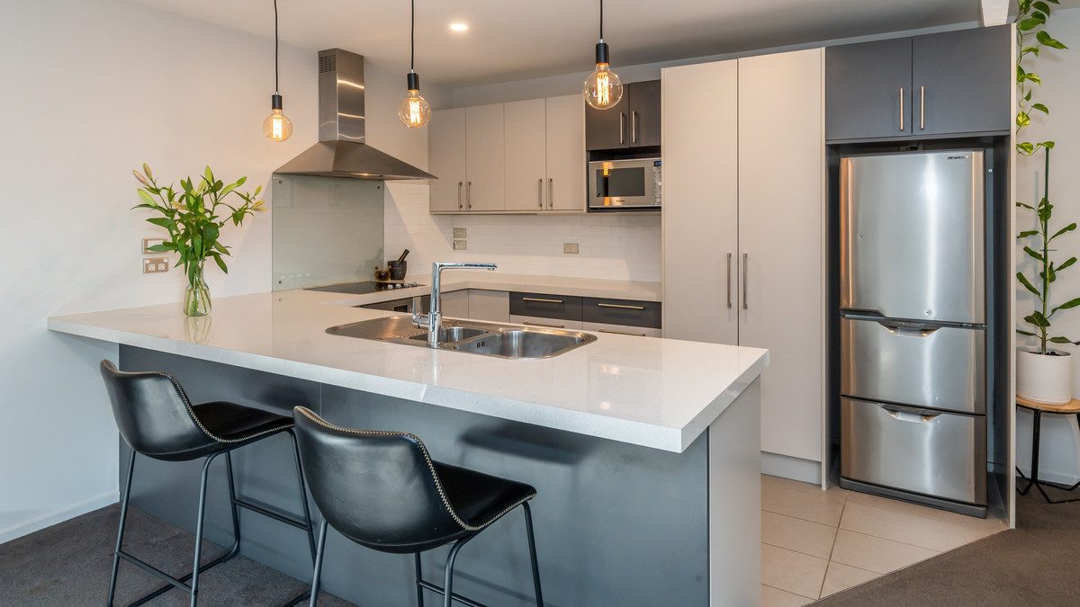8 Date Crescent, Aidanfield, Christchurch - Carousel 1