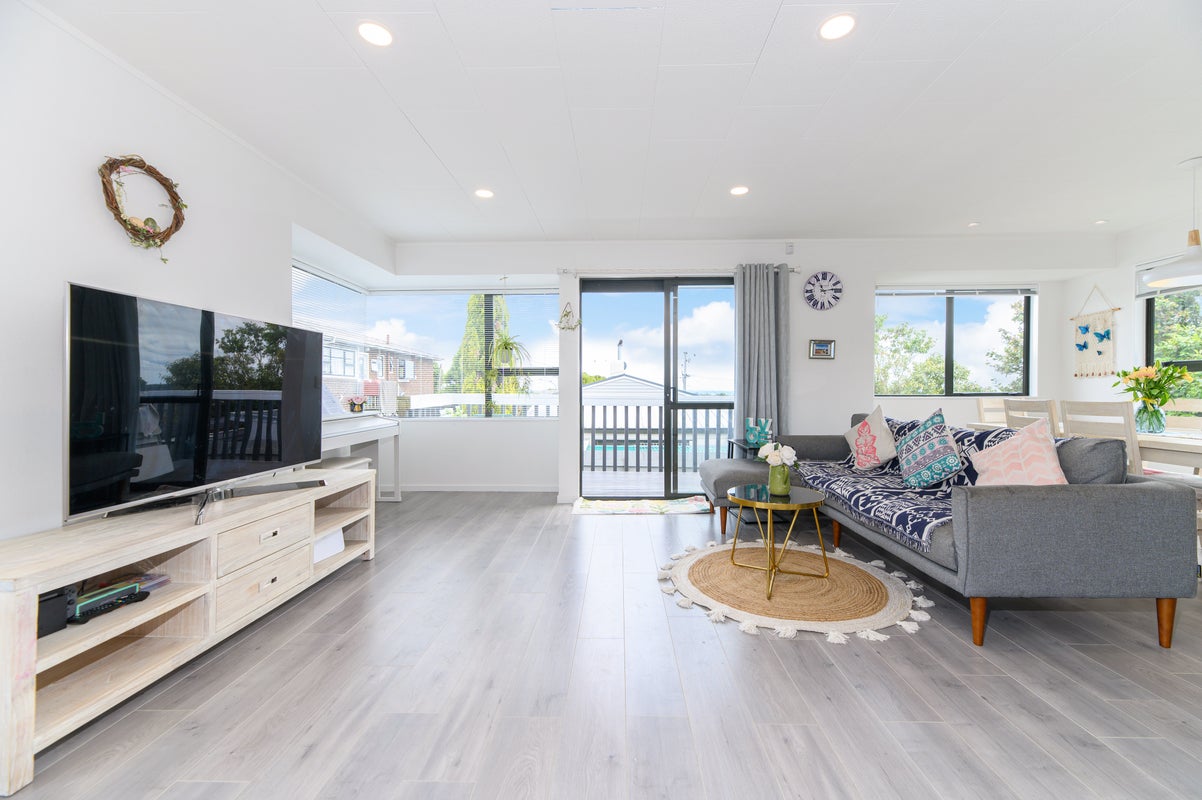 2/3 Sheridan Drive, New Lynn, Auckland - Carousel 25