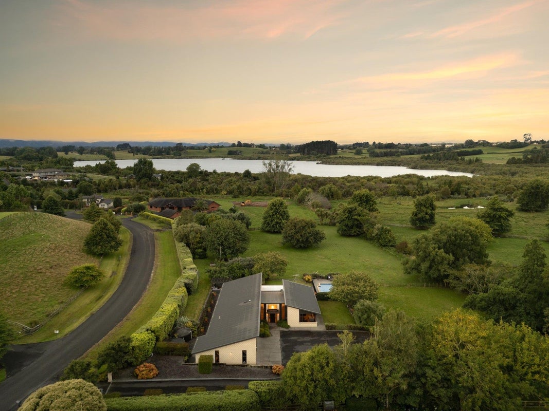 44 Pheasant Close, Rotokauri, Hamilton - Carousel 2