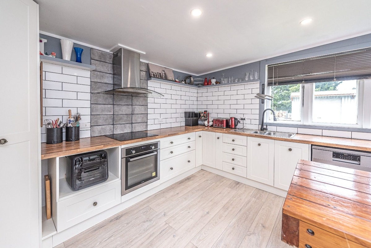 28 Duncan Street, Whanganui East, Whanganui - Carousel 2