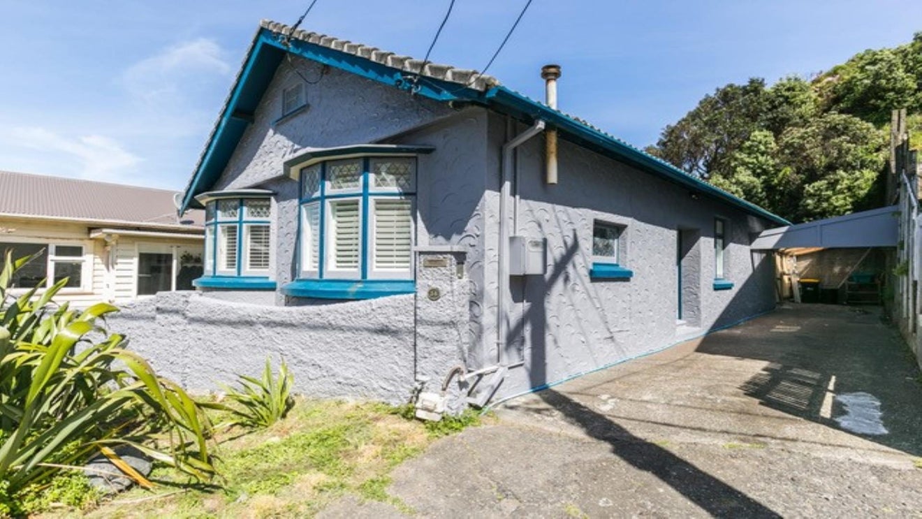34 Brighton Street, Island Bay, Wellington - Carousel 2