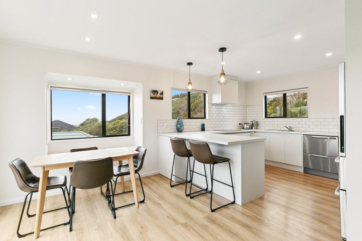 7B Becker Way, Karori, Wellington - Carousel 2